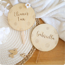 Charger l'image dans la galerie, Cake-topper marguerites gravées - Envoi sous 24/48h
