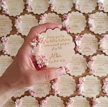 Charger l'image dans la galerie, Magnet fleurs séchées forme fleur- à personnaliser - à l'unité ou en lot