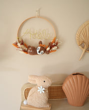 Charger l'image dans la galerie, Décoration prénom, animal crochet &amp; fleurs séchées - Envoi sous 6-7 semaines